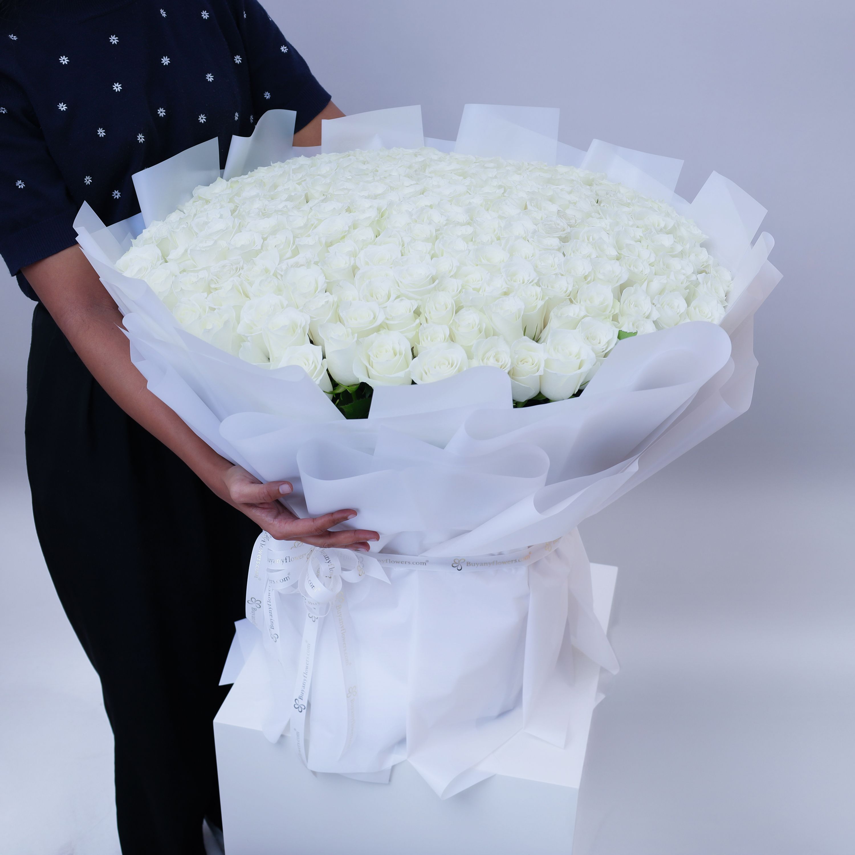 Delicate 201 White Roses Bouquet thumbnail 2