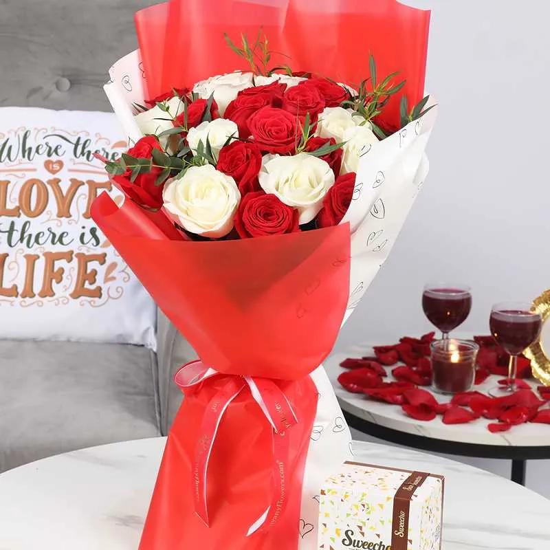Red and White Beauty and Sweecho Chocolates 250gm thumbnail 3