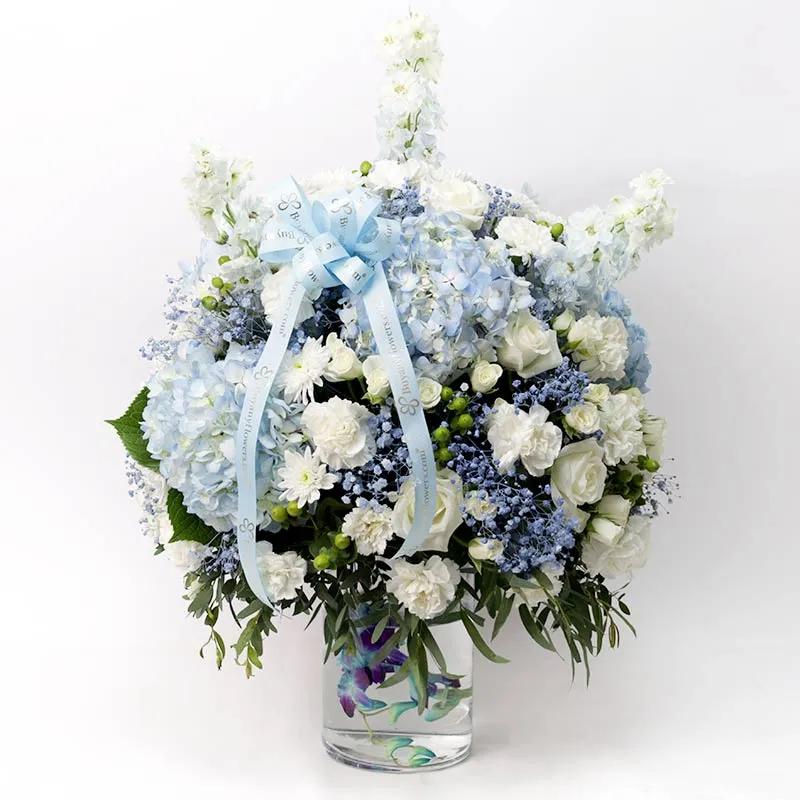blue-lagoon-floral-arrangement_1.webp