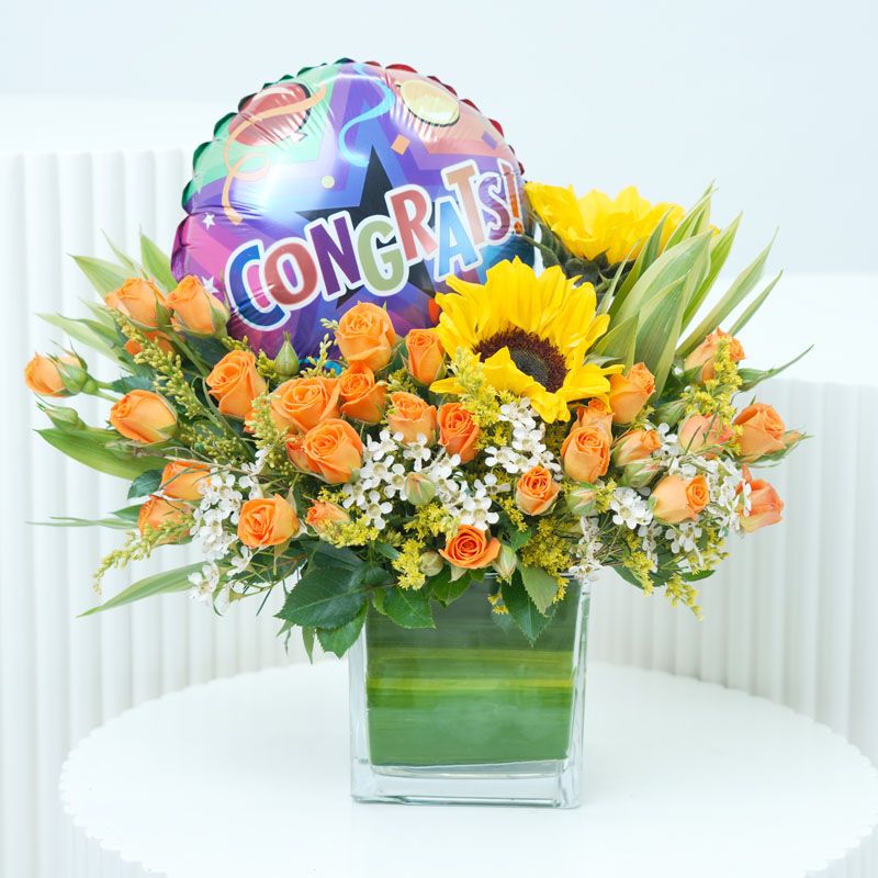Shine Congrats Balloon and Flower Vase 1