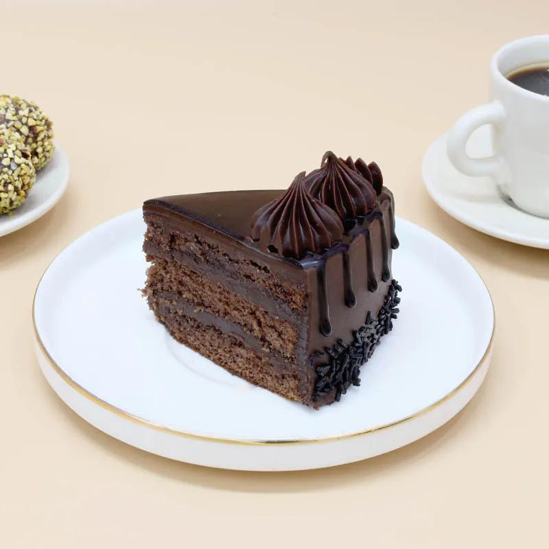 Chocolate Cake 8 Portion thumbnail 3