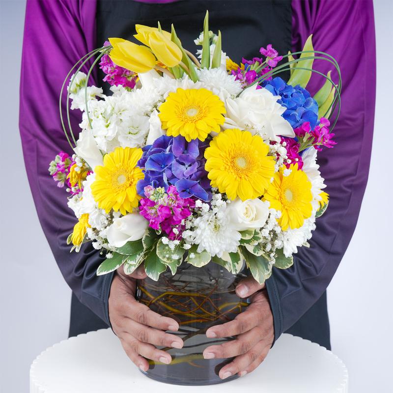 Luxe Garden Flower Arrangement - Flowers gift from Buy Any Flowers Dubai in Al Quoz Industrial Area 4, Dubai, UAE - image 3