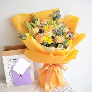 bouquet-vibrancy-and-greeting-card_1.webp