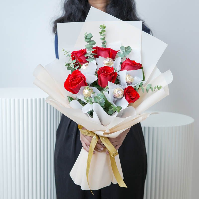 Lovely 6 Red Roses and Ferrero Bouquet thumbnail 2