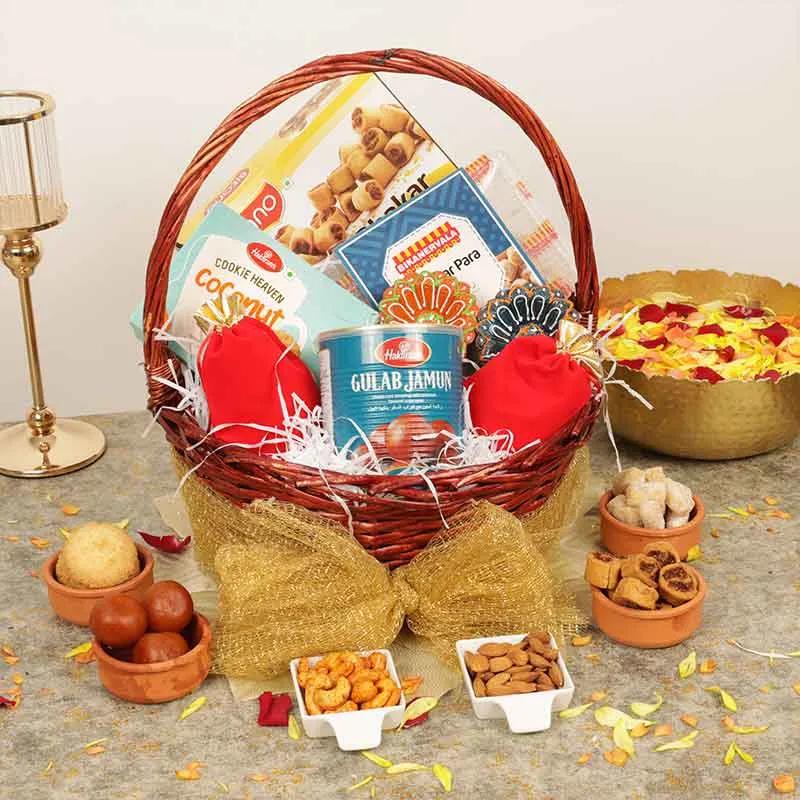 sweet-and-spicy-diwali-gift-basket_1.webp
