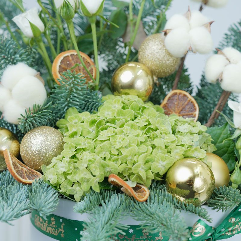 Winter Holidays Flower Arrangements thumbnail 3