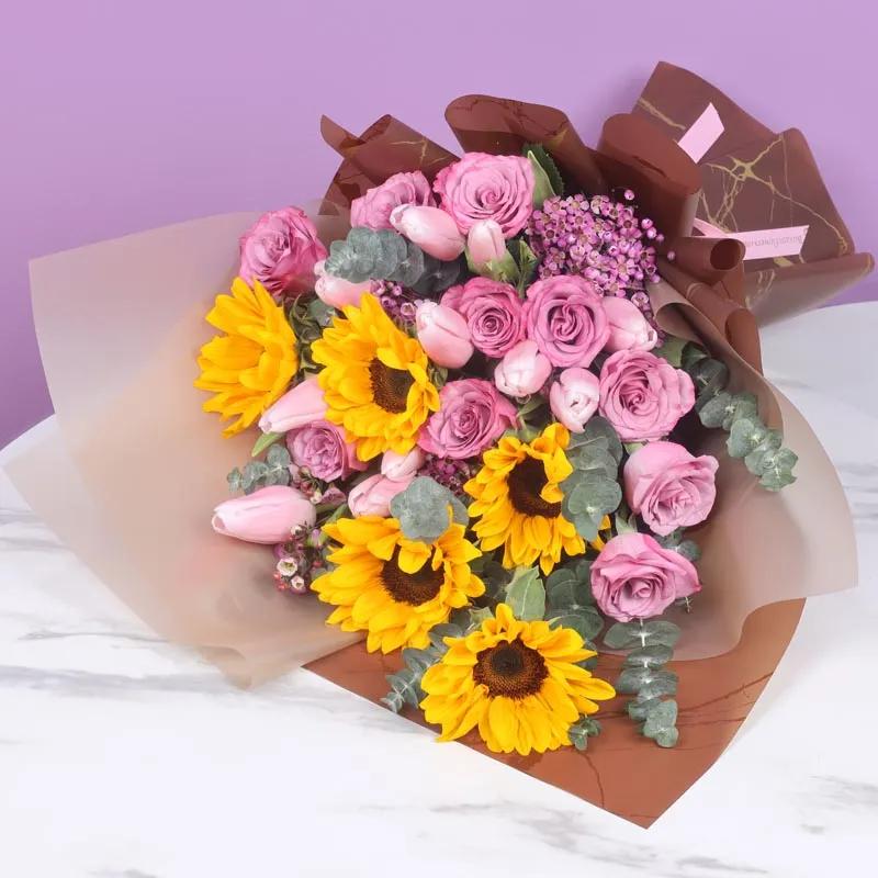 Dusky 25 Mix Flower Bouquet thumbnail 4