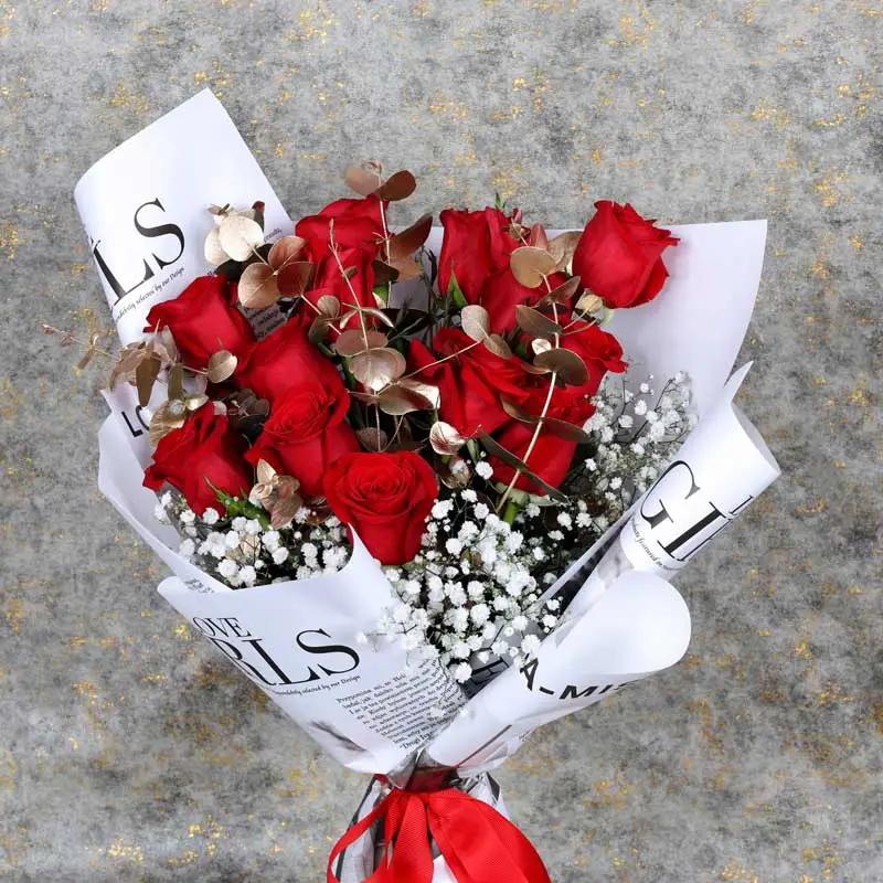 باقة ١١ وردة حمراء لمشاعر عميقة thumbnail 2