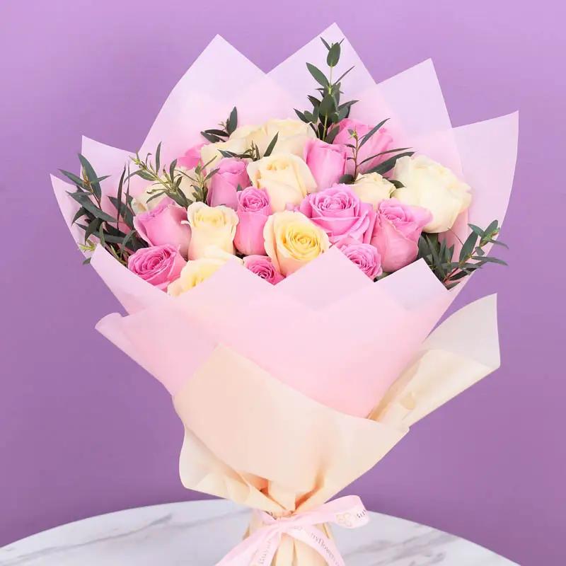 Beauty Charm 21 Roses Bouquet thumbnail 2