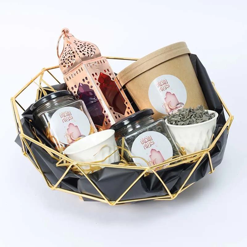 سلة هدايا رمضان الفاخرة "قهوة وأنت"، تجمع بين نكهات القهوة الأصيلة ولمسات الفخامة لتجربة رمضانية مميزة thumbnail 2