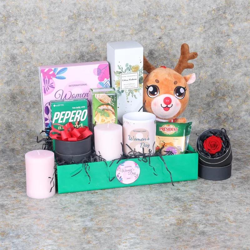 womens-day-gift-tray-green_1.webp