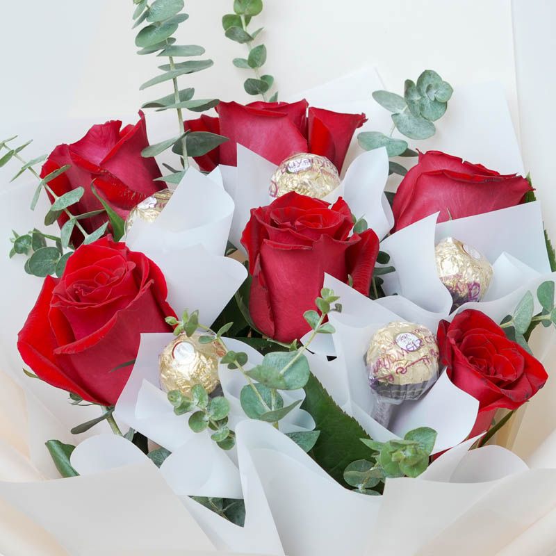 Lovely 6 Red Roses and Ferrero Bouquet thumbnail 3