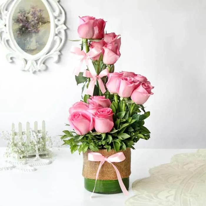 Elegant Arrangement Of Pink Roses thumbnail 1