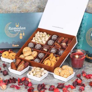 ramadan-delight-gift-box-green_1.webp