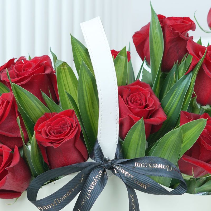 Present 15 Red Roses Box and Chocolates 250gm thumbnail 3