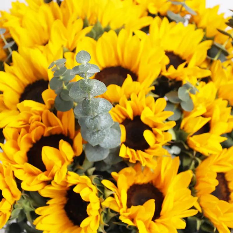 Glory 21 Sunflowers Vase - Gifts gift from Buy Any Flowers Dubai in Al Quoz Industrial Area 4, Dubai, UAE - image 4