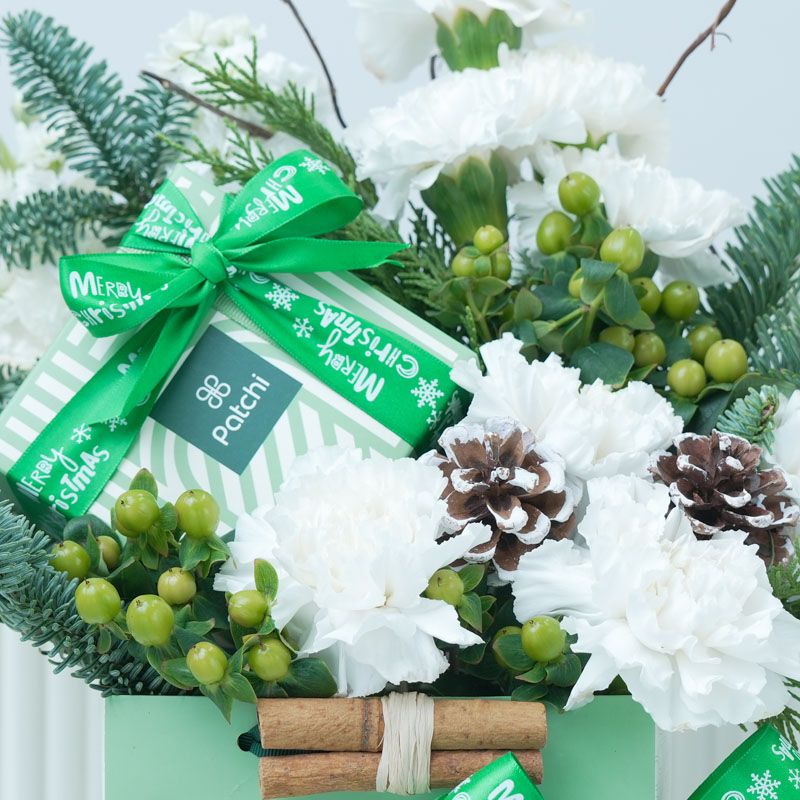 Christmas Winter Flower Patchi Arrangement thumbnail 3