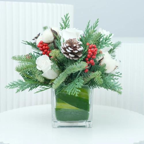 Snow White Centerpiece - Flowers gift from Buy Any Flowers Dubai in Al Quoz Industrial Area 4, Dubai, UAE