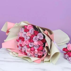 sweet-and-gentle-51-roses-bouquet_1.webp