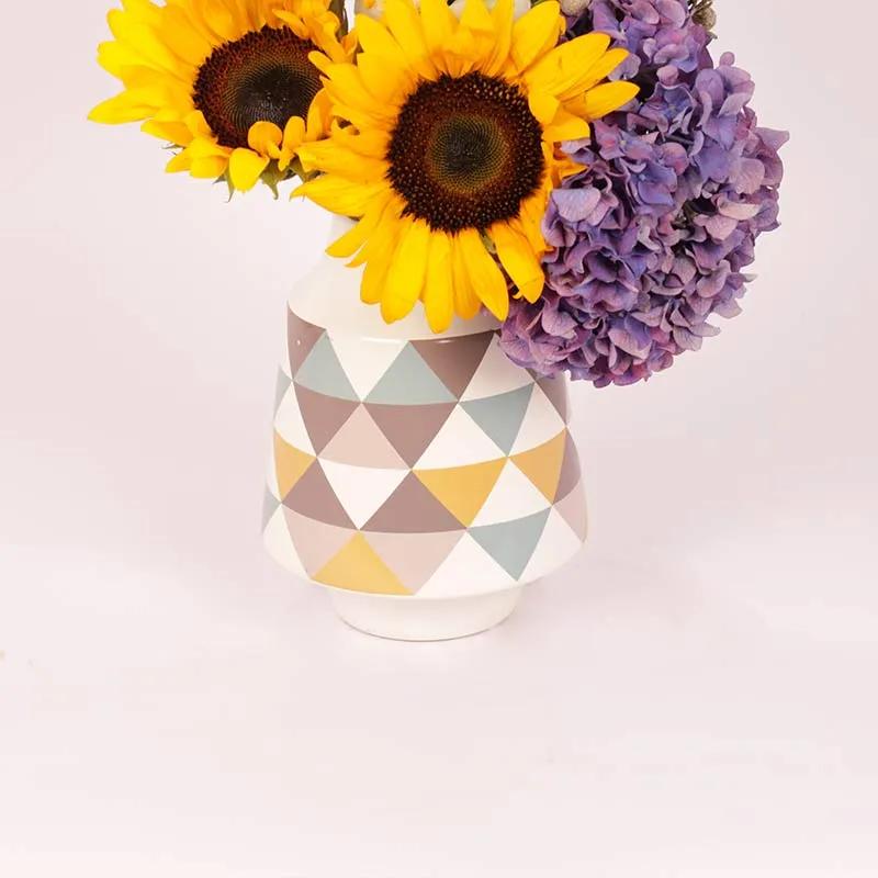 Radiant Flower Arrangement thumbnail 4