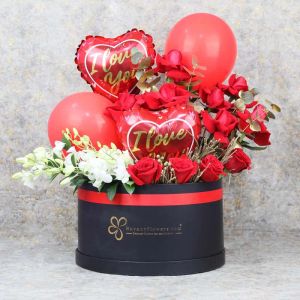 romantic-i-love-you-balloons-and-flower-box_1.webp