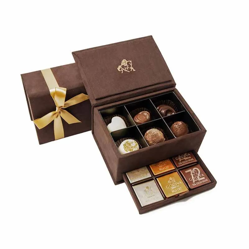 godiva-royal-gift-box-brown-mini_1.webp