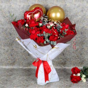love-red-roses-and-balloons-bouquet_1.webp