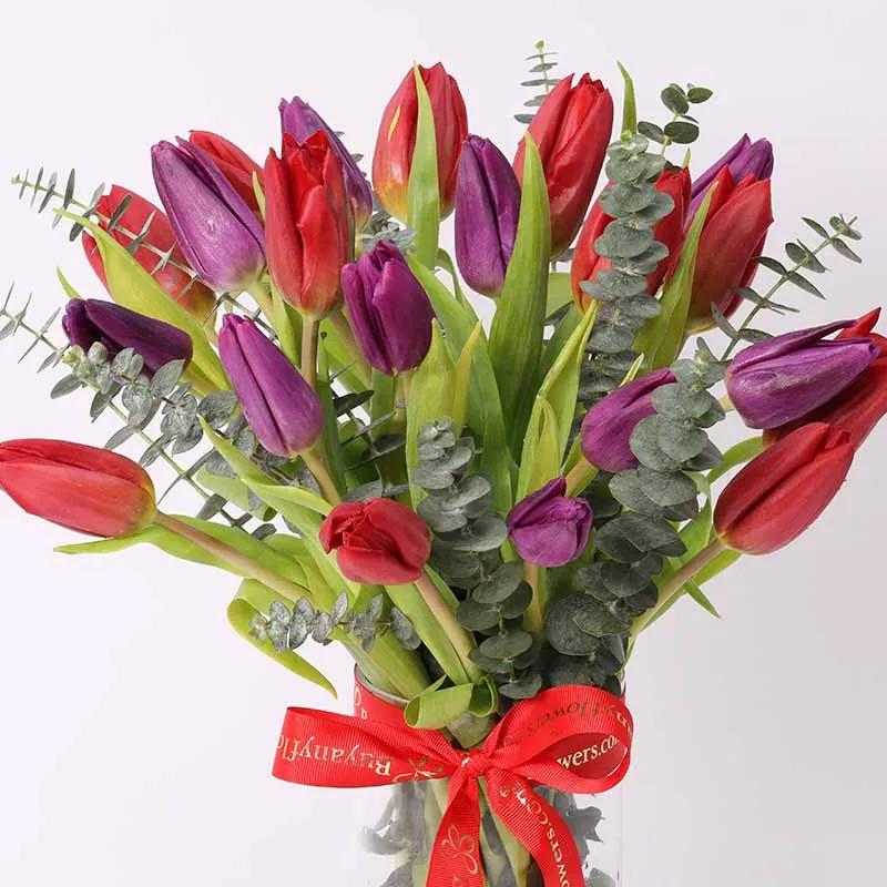 Scarlet Beauty 19 Tulips Vase thumbnail 3