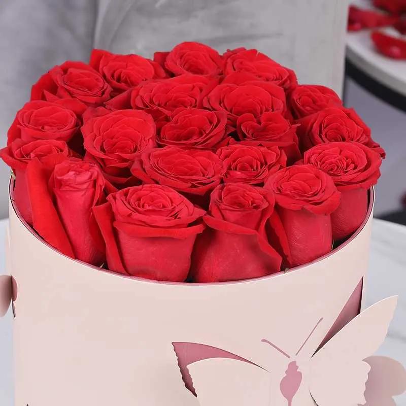Butterfly 21 Red Roses Box thumbnail 3