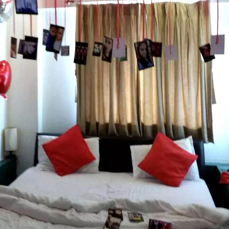Personalised Red 25 Helium Balloon Decor thumbnail 3