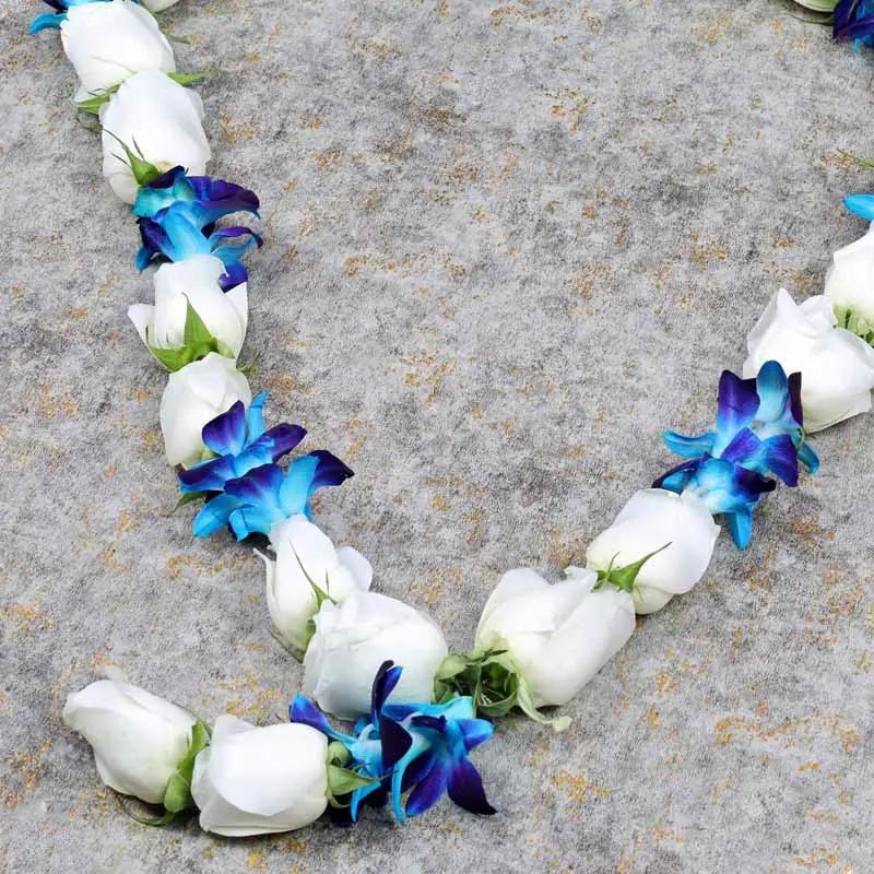 White Roses and Blue Orchid Garland thumbnail 2
