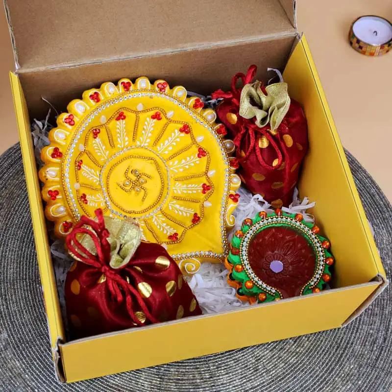 Auspicious Yellow Gift Box thumbnail 3