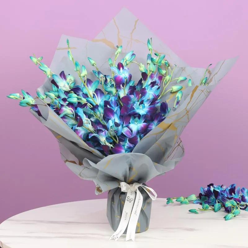 twilight-15-blue-orchid-bouquet_1.webp
