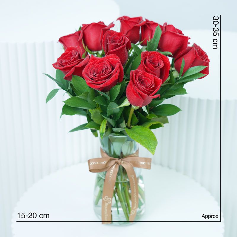 Lovable 11 Red Roses in Vase thumbnail 3