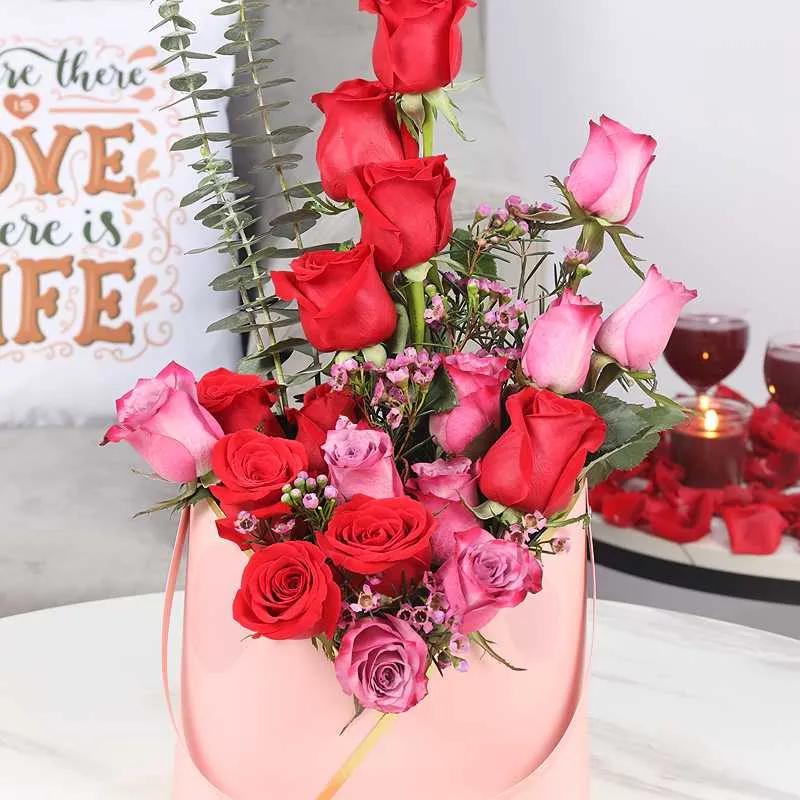 Elegance 19 Roses Box thumbnail 2