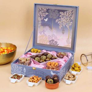 festive-treat-premium-gift-box_1.webp