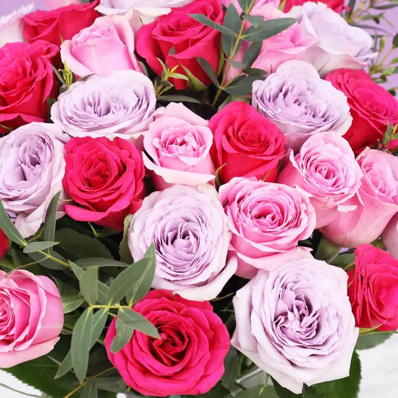 Candy 31 Roses in Vase thumbnail 3