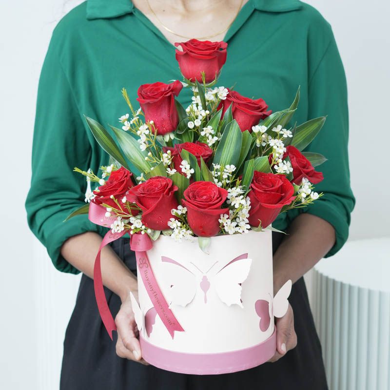 Innocence 9 Red Roses Box - Flowers gift from Buy Any Flowers Dubai in Al Quoz Industrial Area 4, Dubai, UAE - image 2