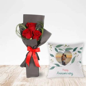 red-roses-bouquet-and-personalised-cushion_1.webp