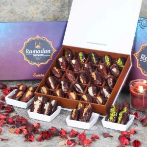 ramadan-stuffed-dates-by-sweecho-25-pcs-blue_1.webp