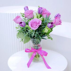Mauve 11 Roses and Tulips in Vase 1