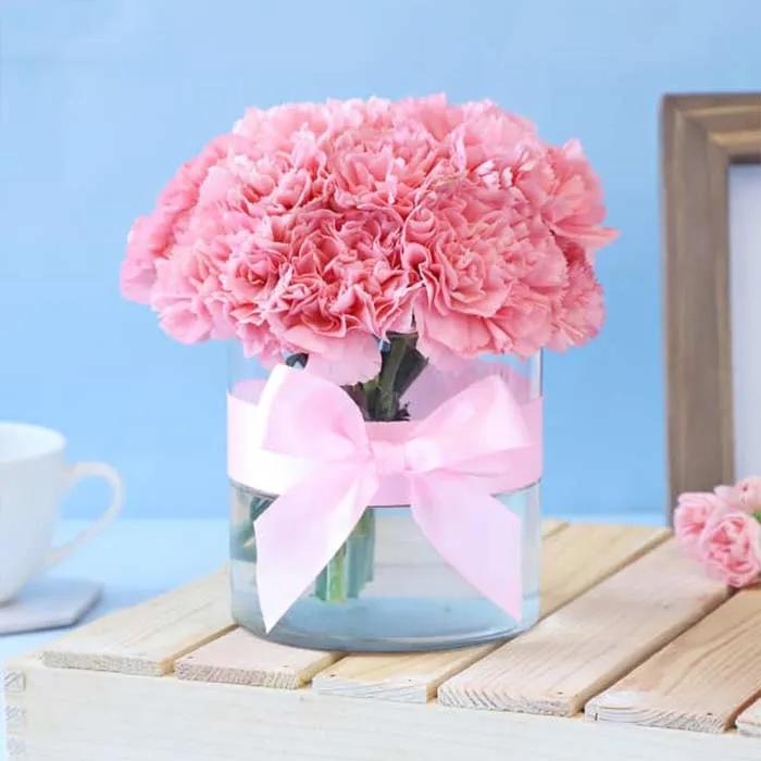 serene-splendour-carnation-arrangement_1.webp