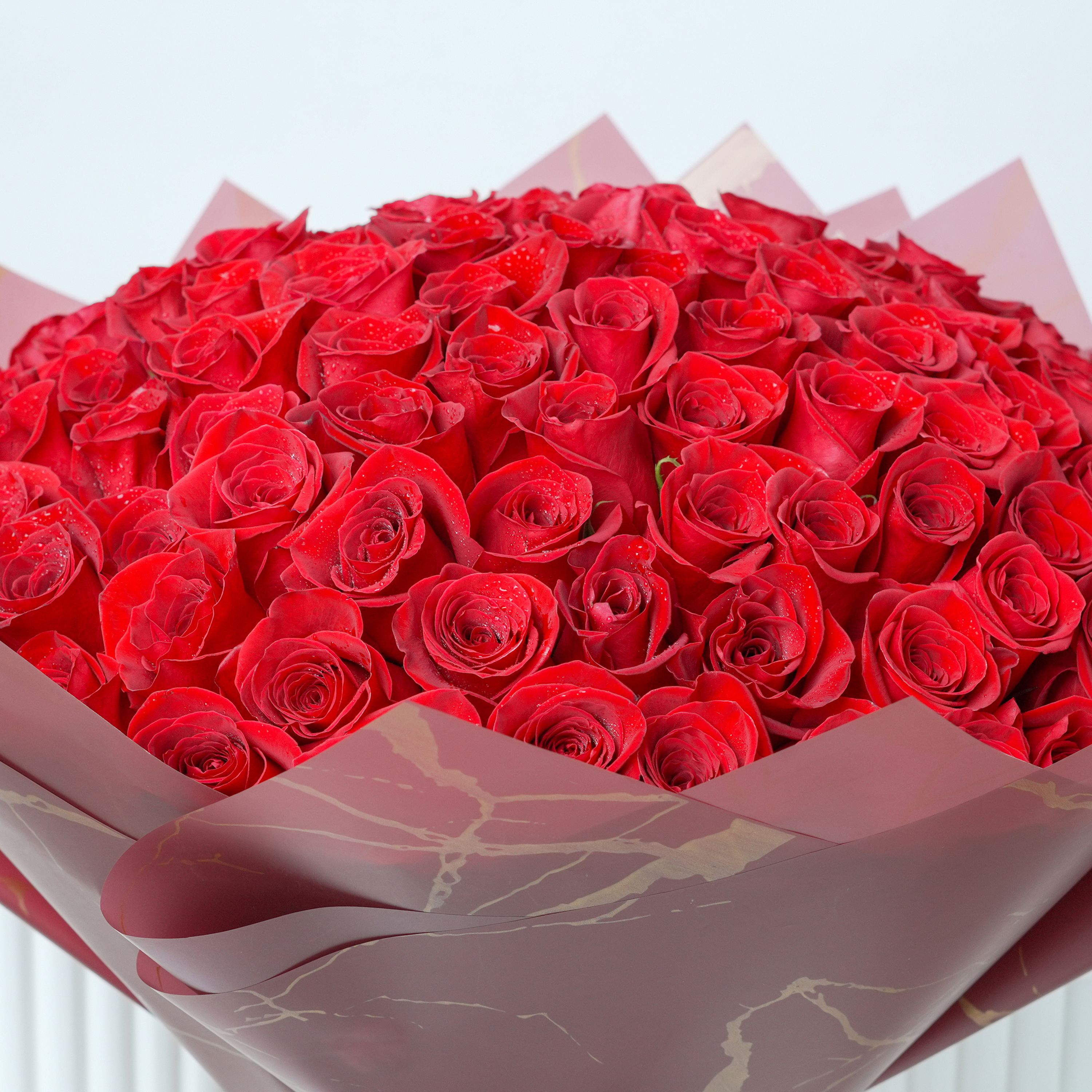 Love Memories 101 Red Roses Bouquet thumbnail 3