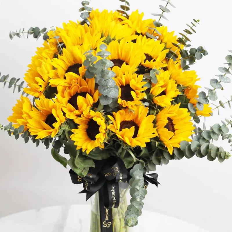 Glory 21 Sunflowers Vase - Gifts gift from Buy Any Flowers Dubai in Al Quoz Industrial Area 4, Dubai, UAE - image 3