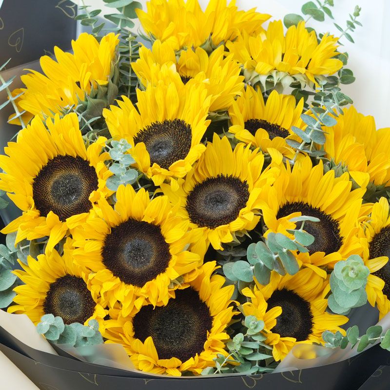 Grand Sunshine Bouquet thumbnail 3