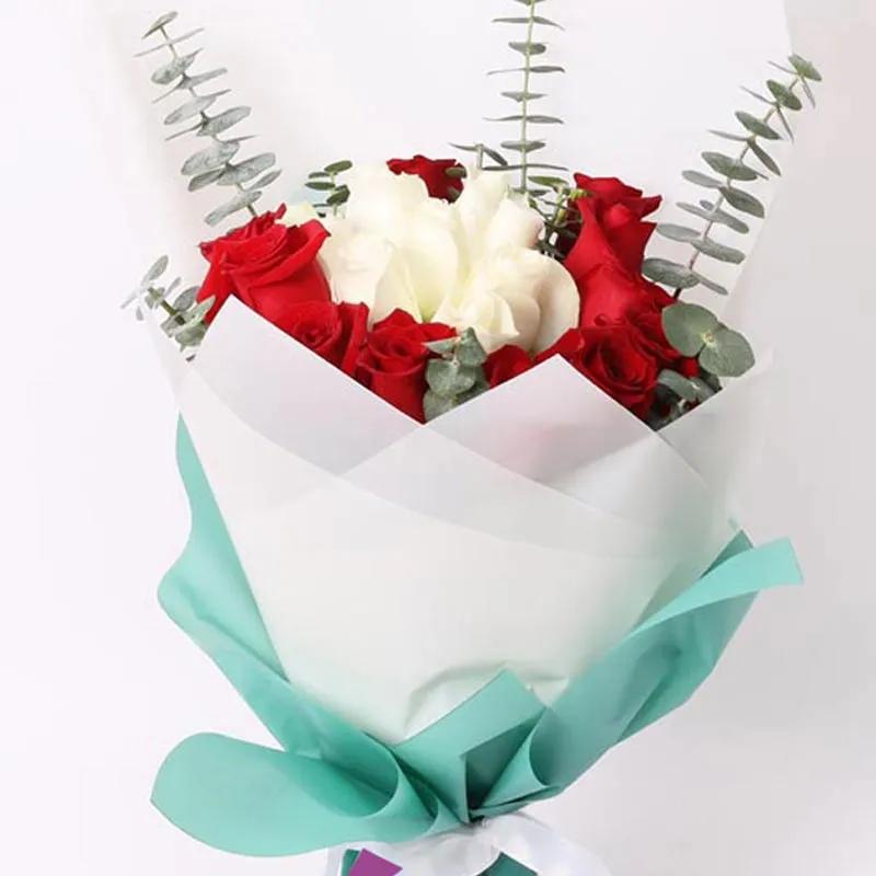Classic Love 21 Roses Bouquet thumbnail 3