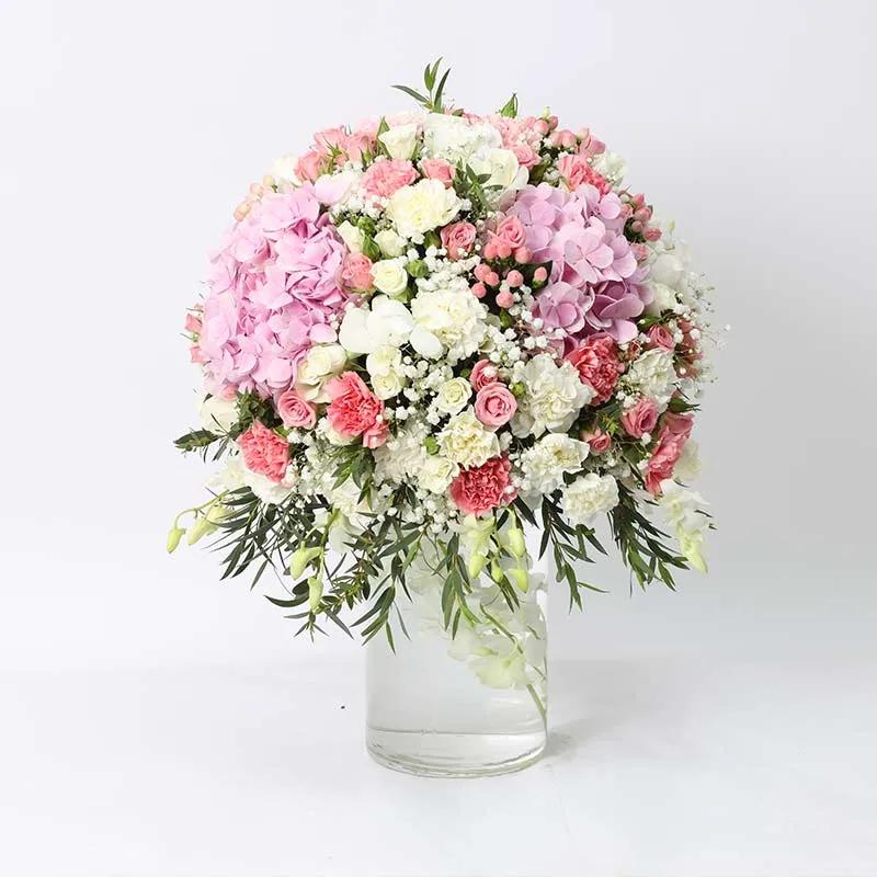 pretty-lady-tall-floral-arrangement_1.webp