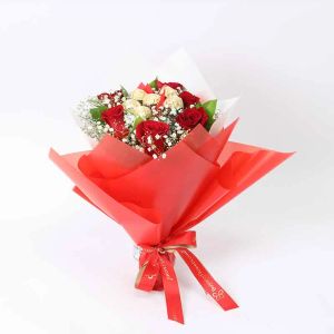love-7-red-roses-and-ferrero-bouquet_1.webp