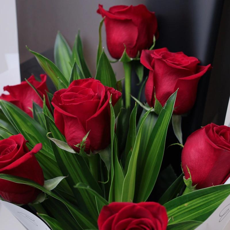 Cute Love 7 Red Roses Bouquet thumbnail 4