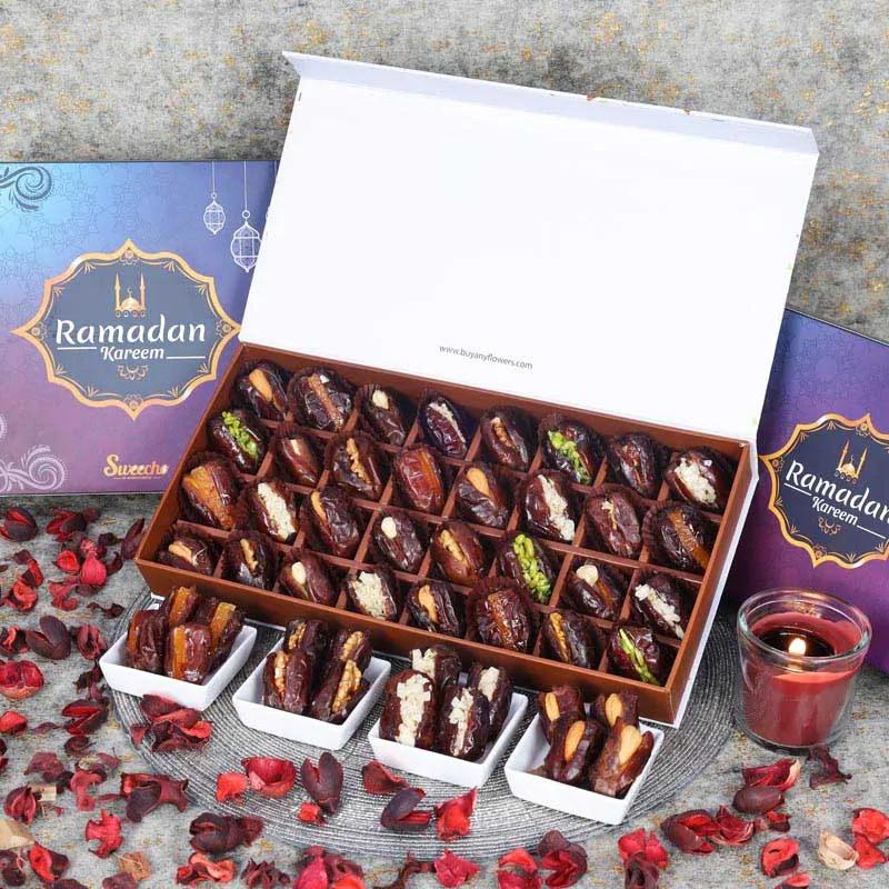 ramadan-stuffed-dates-by-sweecho-32-pcs-blue_1.webp